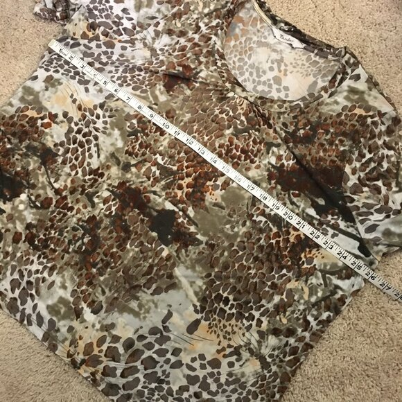 Abstract Cheetah Print Vintage Short Sleeve Safari Top - Picture 12 of 15